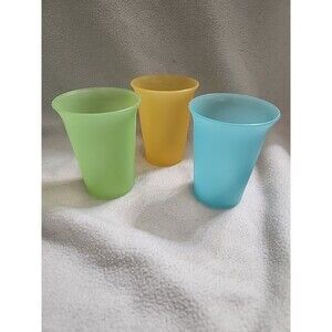 3 Vintage Tupperware Kids 7 oz Bell Tumblers Cups #109. Pastel Colors